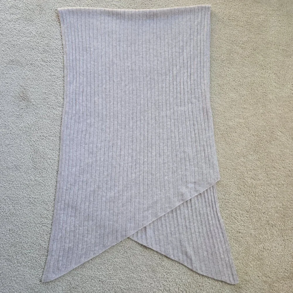 NWOT Halogen Cashmere Ribbed Scarf With Angled Ends Tan Oatmeal
